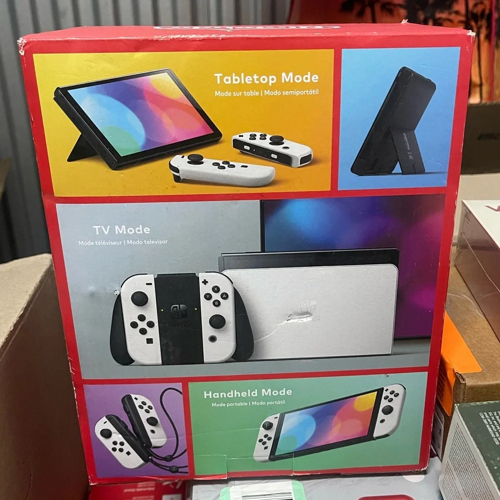 NINTENDO SWITCH OLED - WHITE